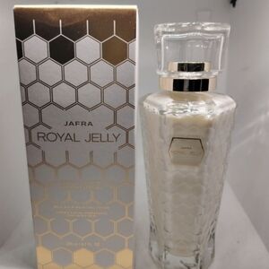 JAFRA Royal Jelly Body Lotion - Gold and Cream